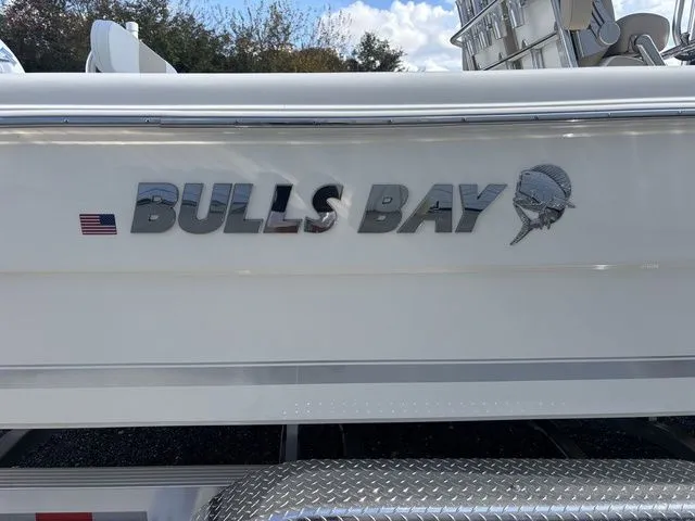 Slide: The Image of Bulls Bay 255 Center Console 2026 - 8