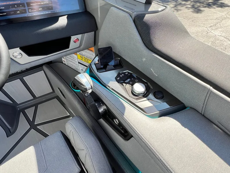 Slide: The Image of Nautique Super Air Nautique G23 Paragon 2026 - 32