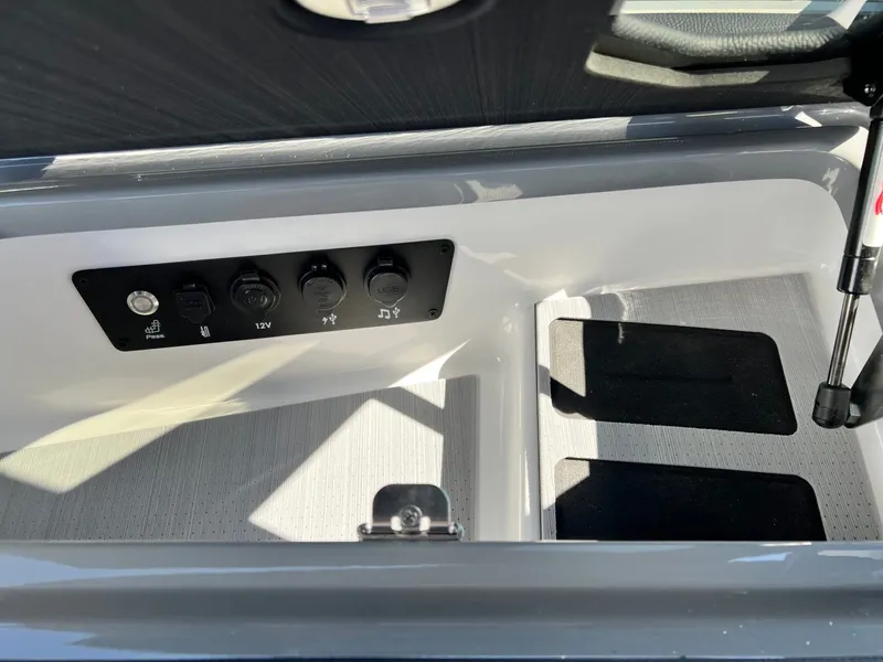 Slide: The Image of Nautique Super Air Nautique G23 Paragon 2026 - 64