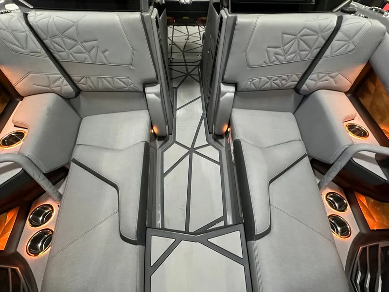 Slide: The Image of Nautique Super Air Nautique G23 Paragon 2026 - 21