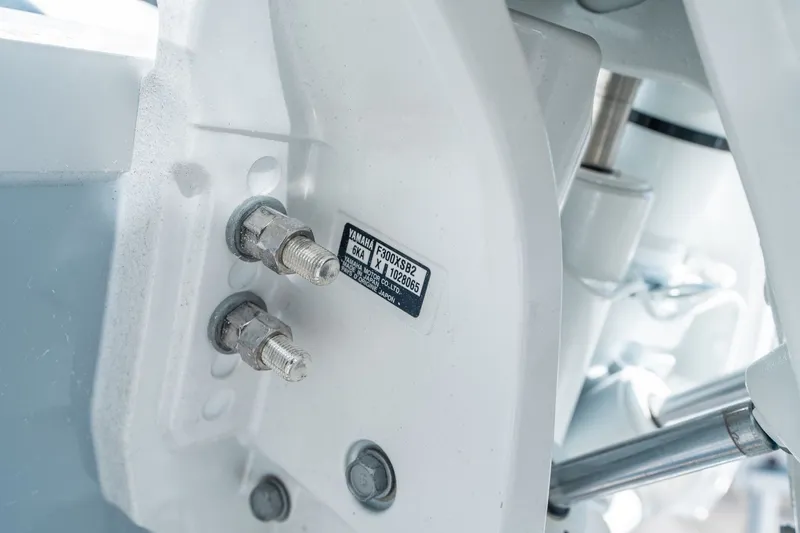 Slide: The Image of Sea Hunt ULTRA 305 CB 2026 - 30