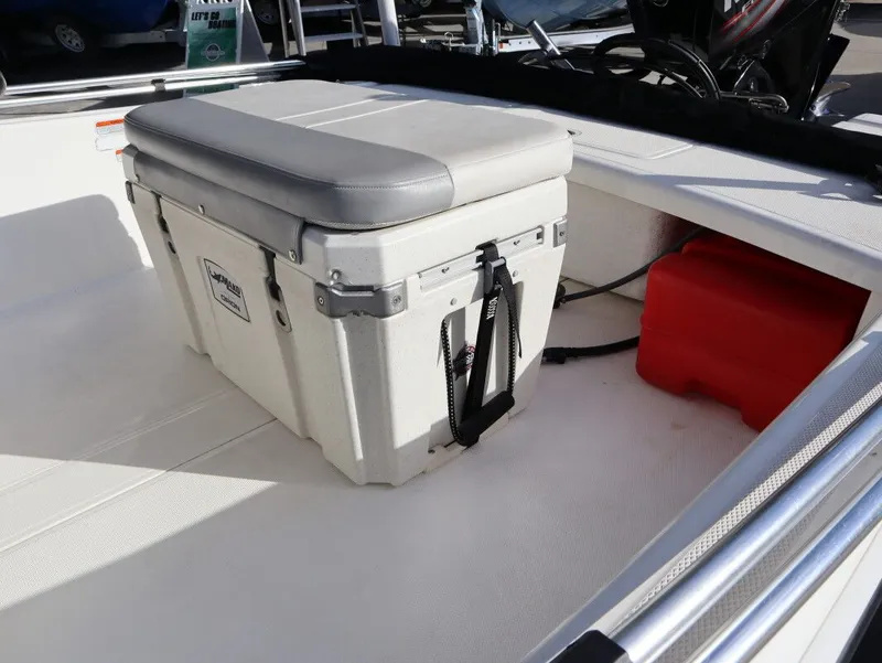 Slide: The Image of Mako Pro Skiff 17 CC 2019 - 10