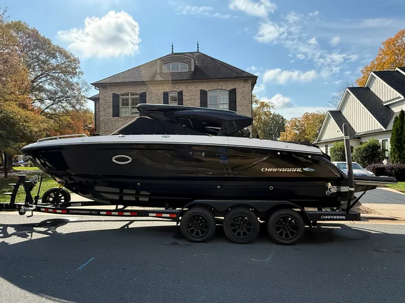 The Image of Chaparral 30 Surf Black Edition 2022 - 0