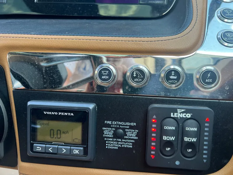 Slide: The Image of Chaparral 30 Surf Black Edition 2022 - 14