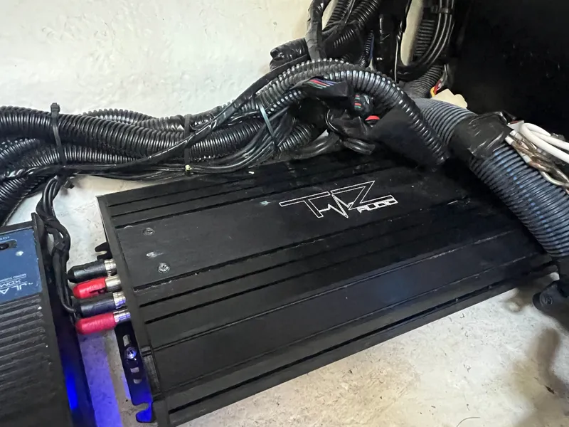 Slide: The Image of Chaparral 30 Surf Black Edition 2022 - 27