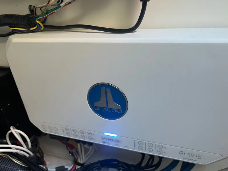 Slide: The Image of Chaparral 30 Surf Black Edition 2022 - 28