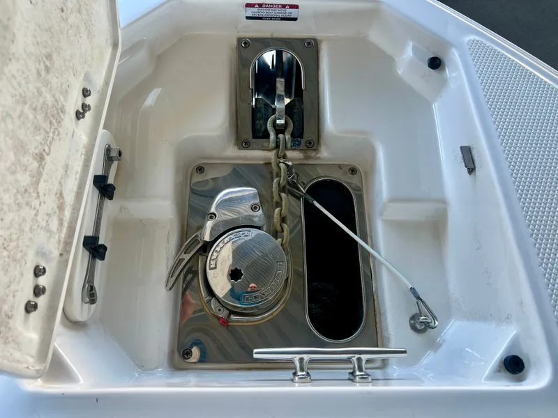 Slide: The Image of Chaparral 30 Surf Black Edition 2022 - 34