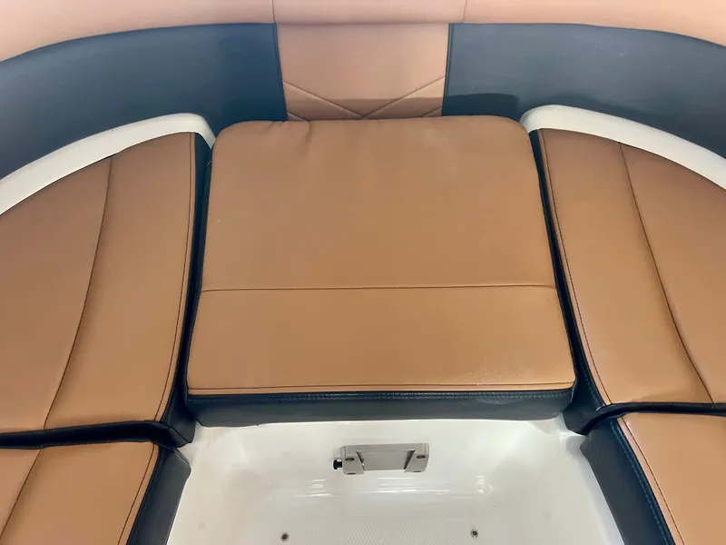 Slide: The Image of Chaparral 30 Surf Black Edition 2022 - 35