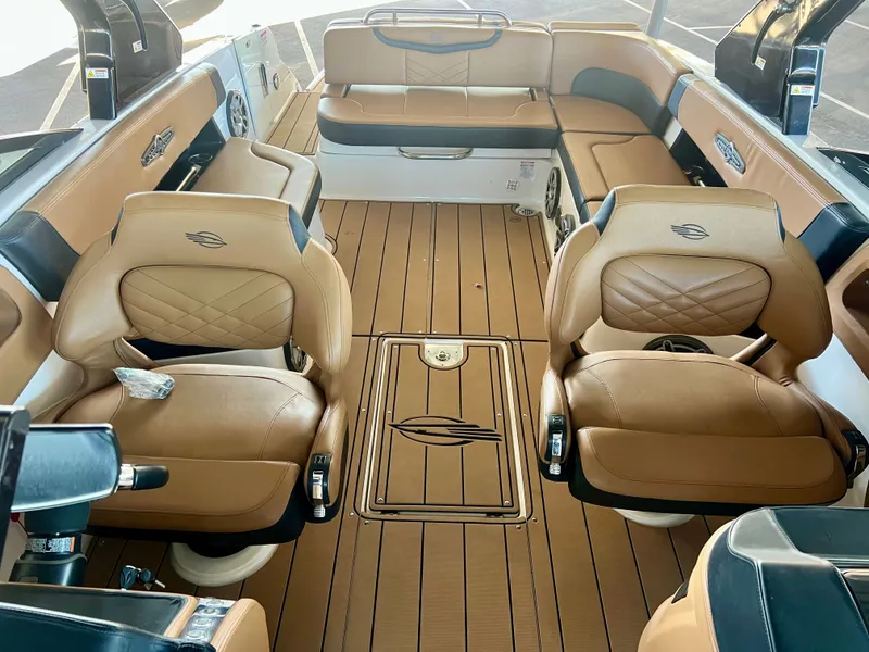 Slide: The Image of Chaparral 30 Surf Black Edition 2022 - 37