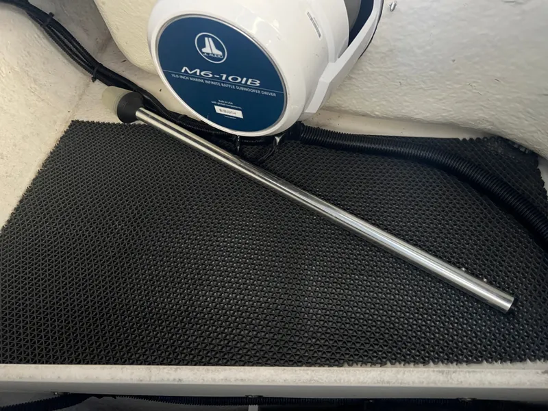 Slide: The Image of Chaparral 30 Surf Black Edition 2022 - 40