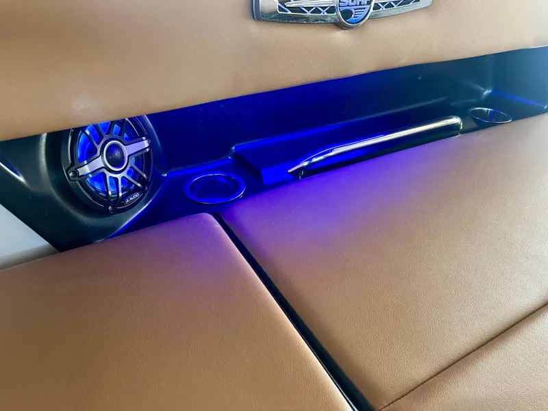 Slide: The Image of Chaparral 30 Surf Black Edition 2022 - 43