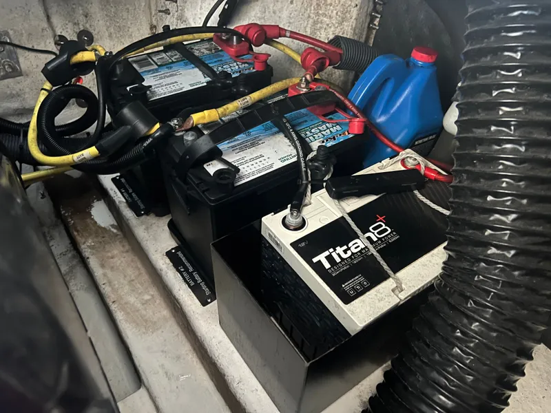 Slide: The Image of Chaparral 30 Surf Black Edition 2022 - 49