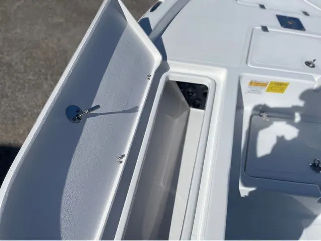 Slide: The Image of NauticStar 214 2026 - 16