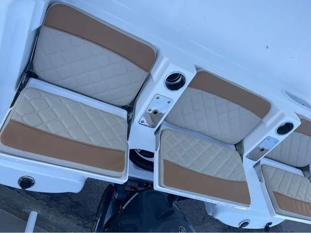 Slide: The Image of NauticStar 214 2026 - 18