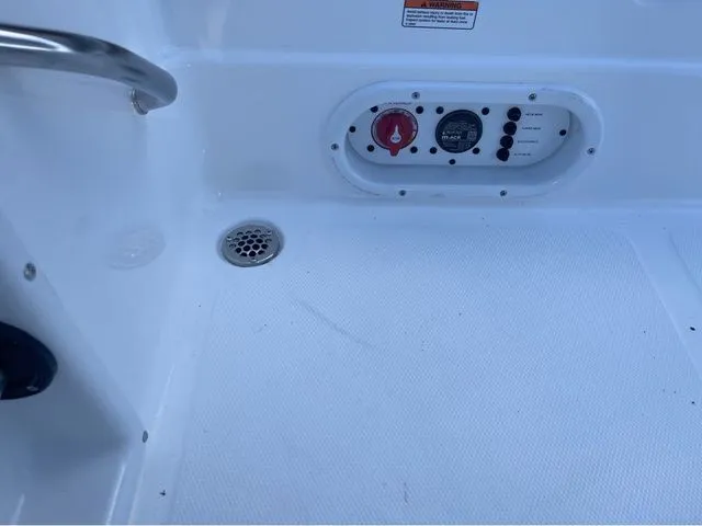 Slide: The Image of NauticStar 214 2026 - 24