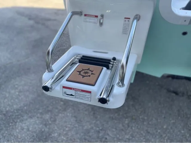 Slide: The Image of NauticStar 214 2026 - 26