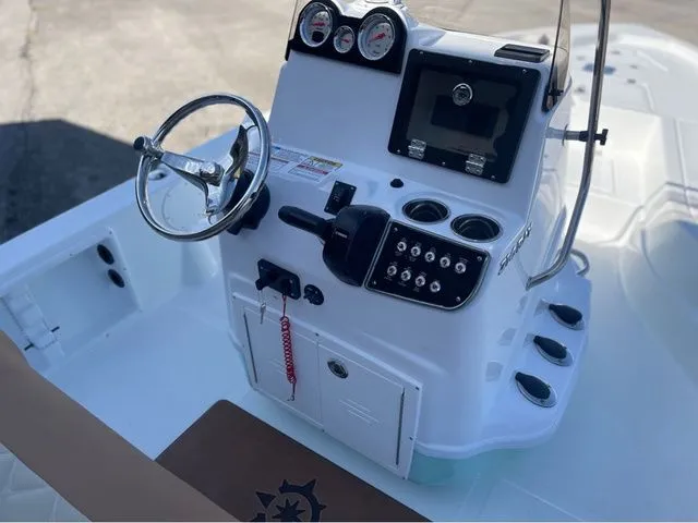 Slide: The Image of NauticStar 214 2026 - 7