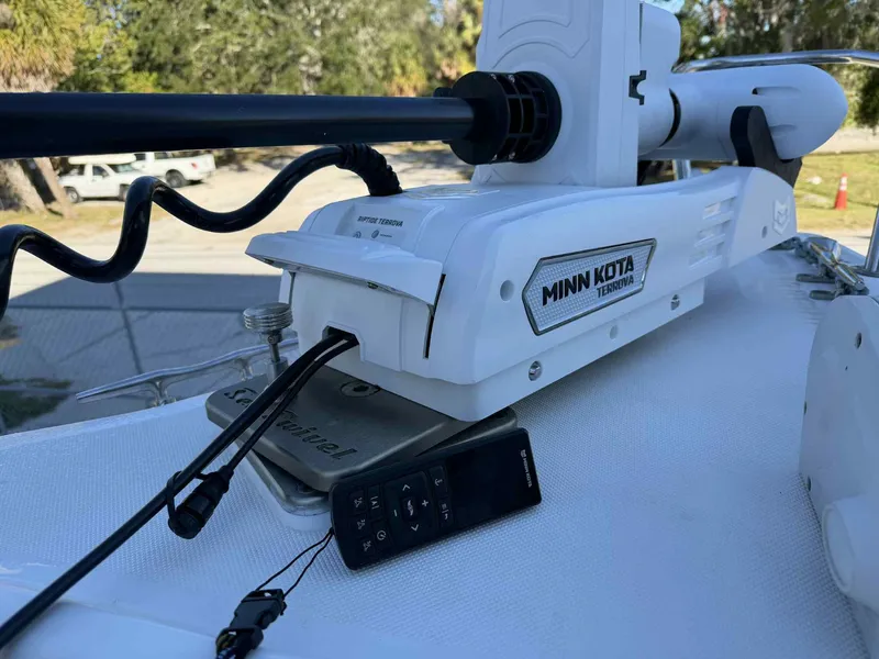 Slide: The Image of Century 3200 Center Console 2004 - 22