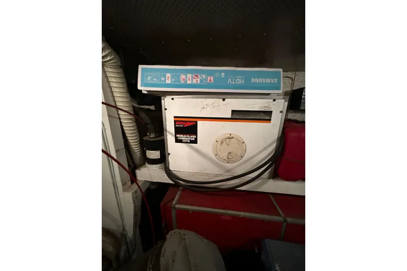 Slide: The Image of 1985 Kong & Halvorsen Island Gypsy engine room with Samsung equipment and generator set. - 8