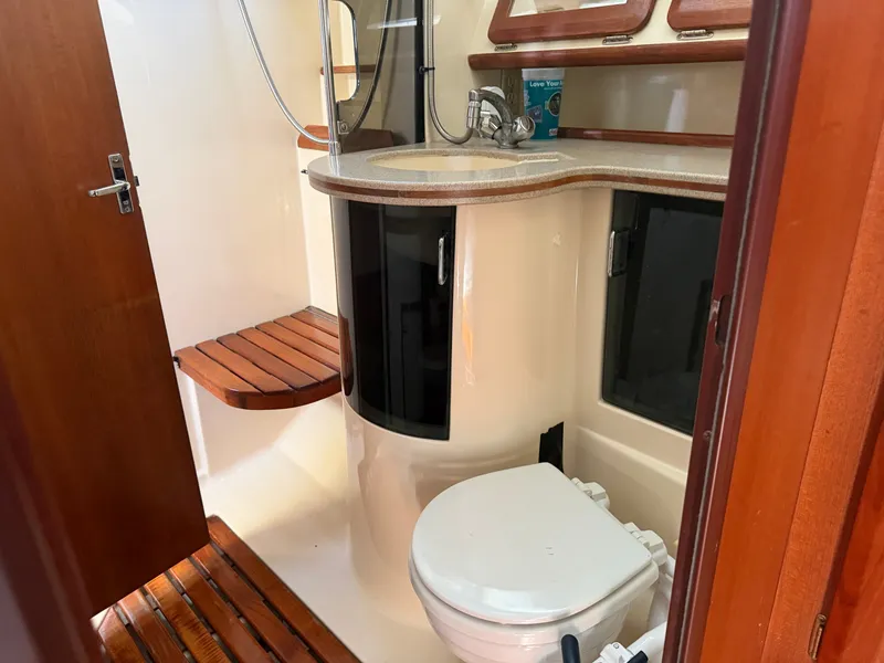 Slide: The Image of Hunter 37.5 1996 - 17