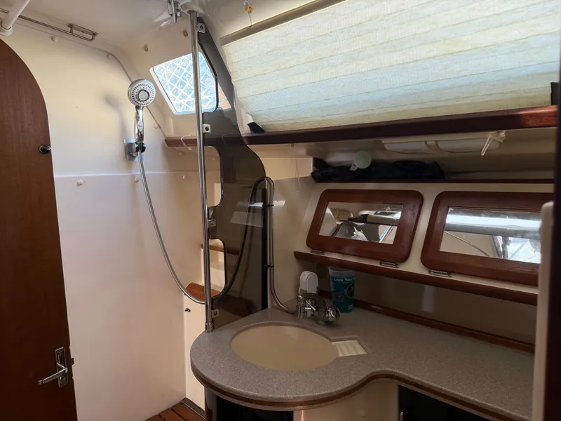 Slide: The Image of Hunter 37.5 1996 - 19