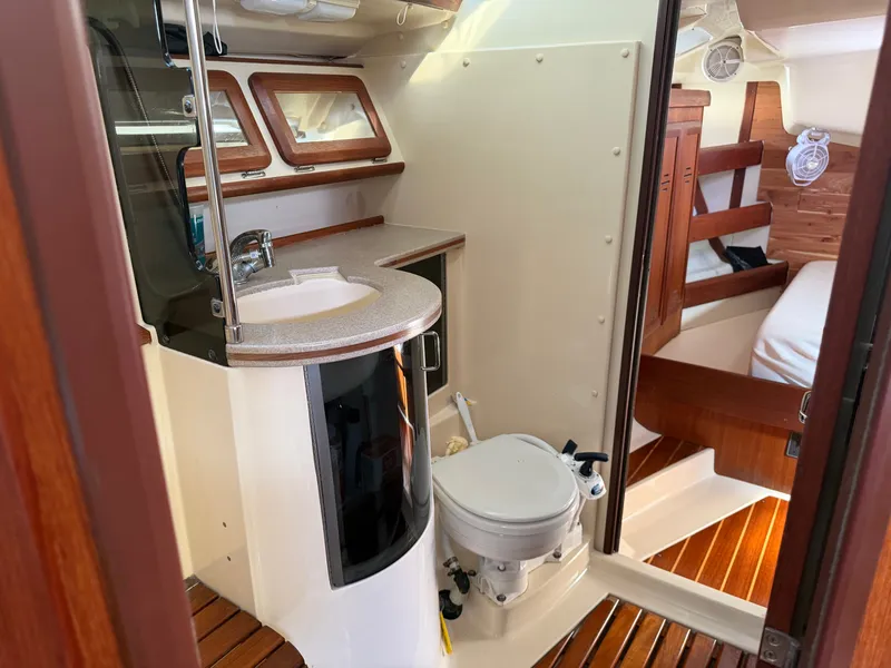 Slide: The Image of Hunter 37.5 1996 - 20