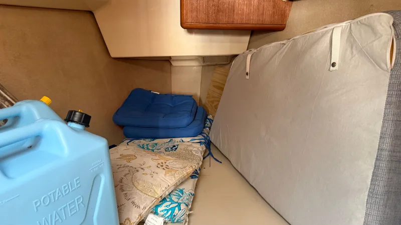 Slide: The Image of Hunter 37.5 1996 - 34