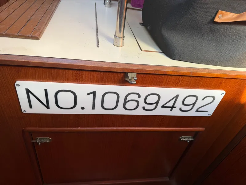 Slide: The Image of Hunter 37.5 1996 - 38