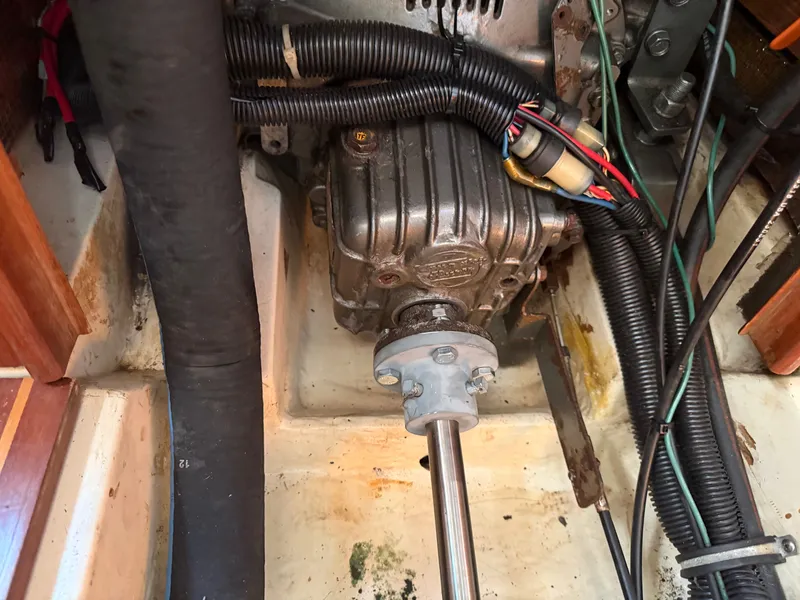 Slide: The Image of Hunter 37.5 1996 - 42