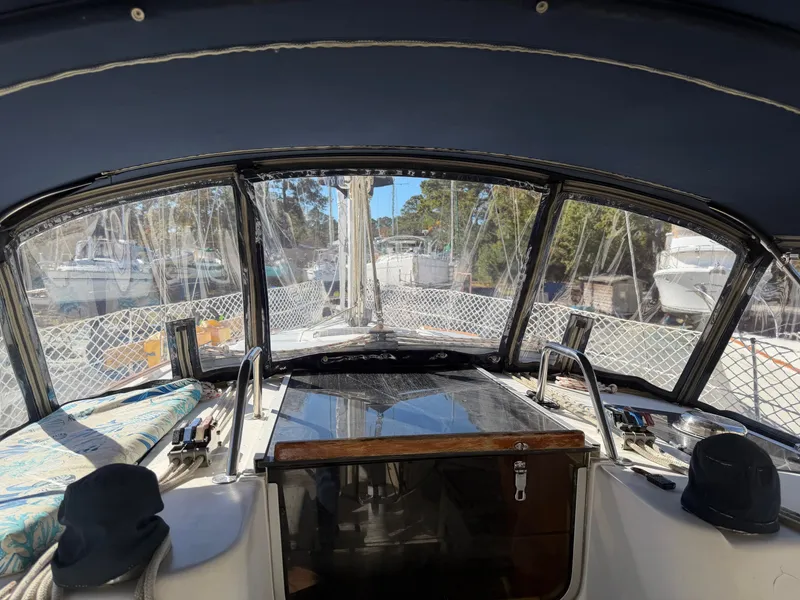 Slide: The Image of Hunter 37.5 1996 - 44