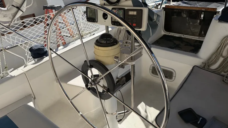 Slide: The Image of Hunter 37.5 1996 - 46