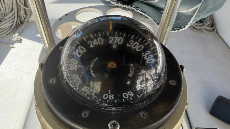 Slide: The Image of Hunter 37.5 1996 - 50