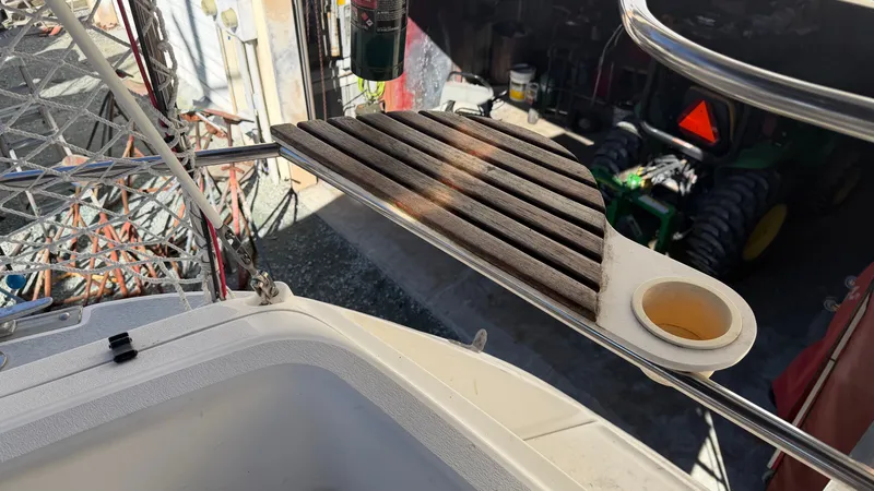 Slide: The Image of Hunter 37.5 1996 - 51