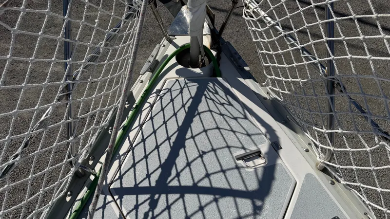 Slide: The Image of Hunter 37.5 1996 - 54