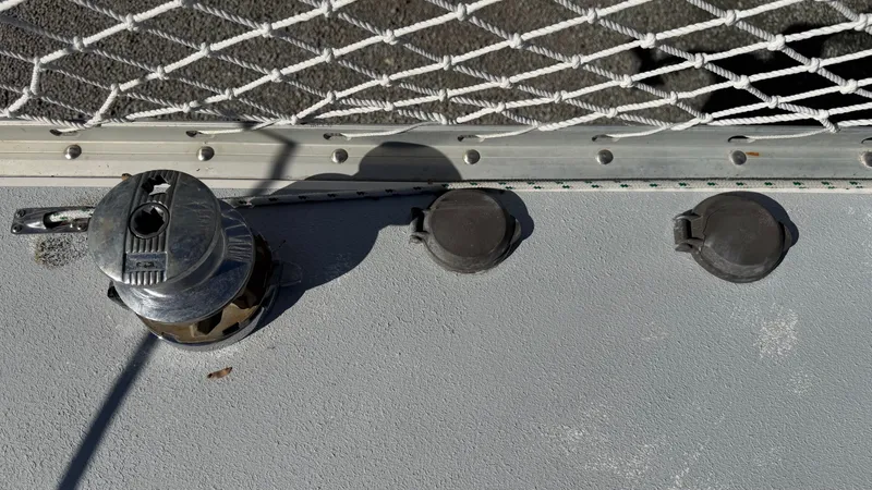 Slide: The Image of Hunter 37.5 1996 - 55