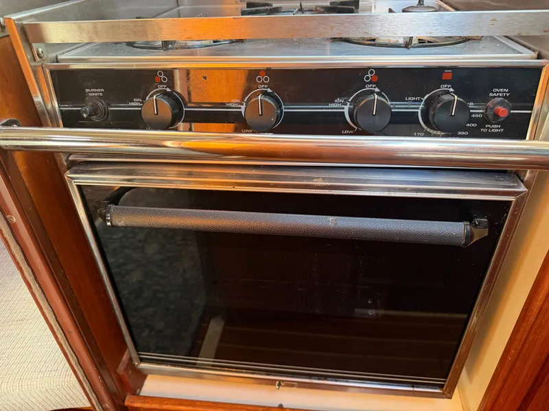 Slide: The Image of Hunter 37.5 1996 - 7