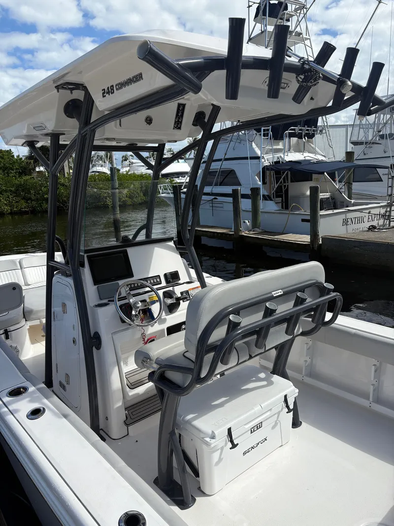 Slide: The Image of Sea Fox 248 Commander 2019 - 12