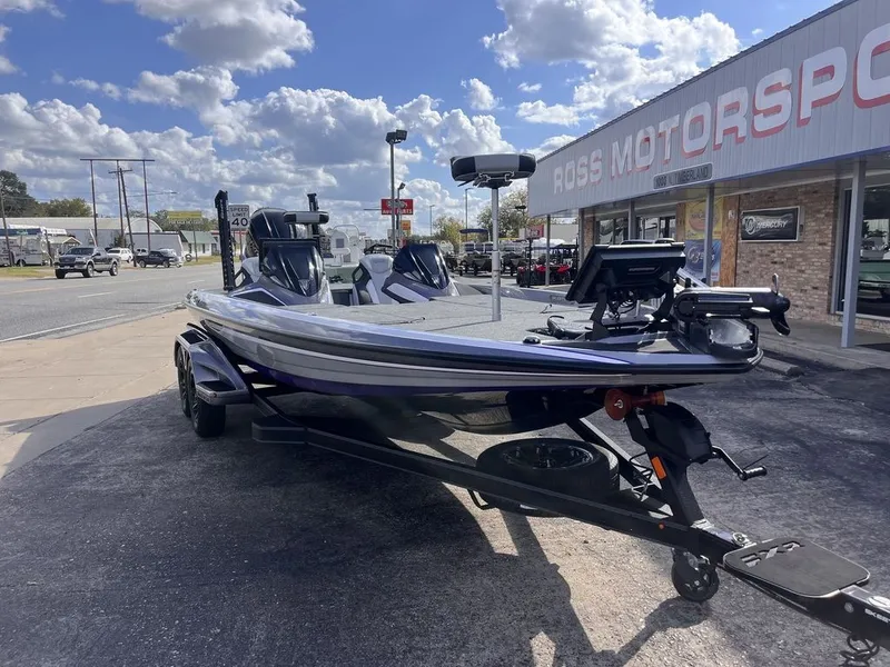 Slide: The Image of Skeeter FXR21 FLEX 2026 - 11