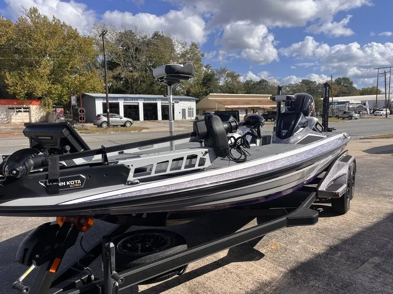 Slide: The Image of Skeeter FXR21 FLEX 2026 - 17