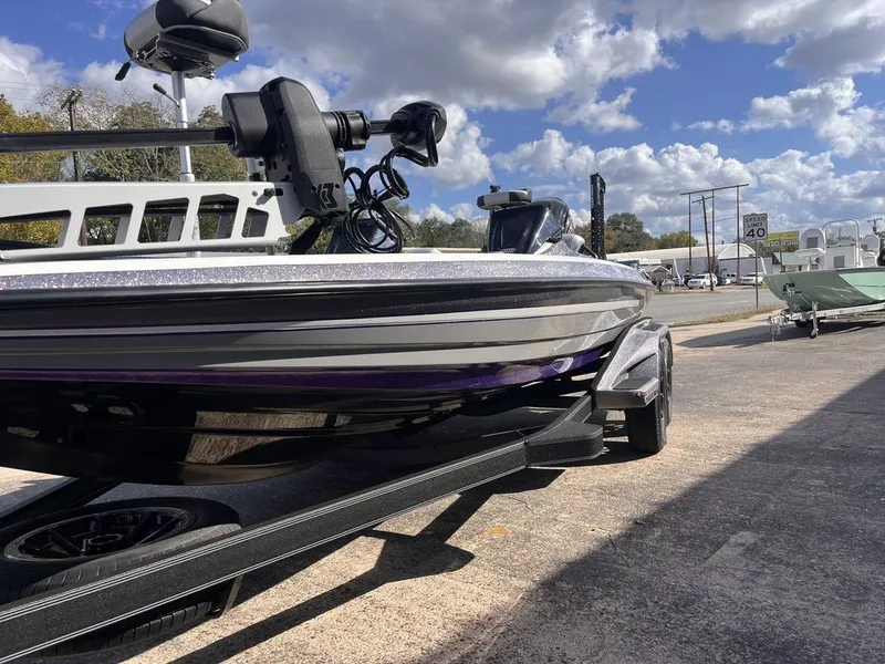 Slide: The Image of Skeeter FXR21 FLEX 2026 - 18