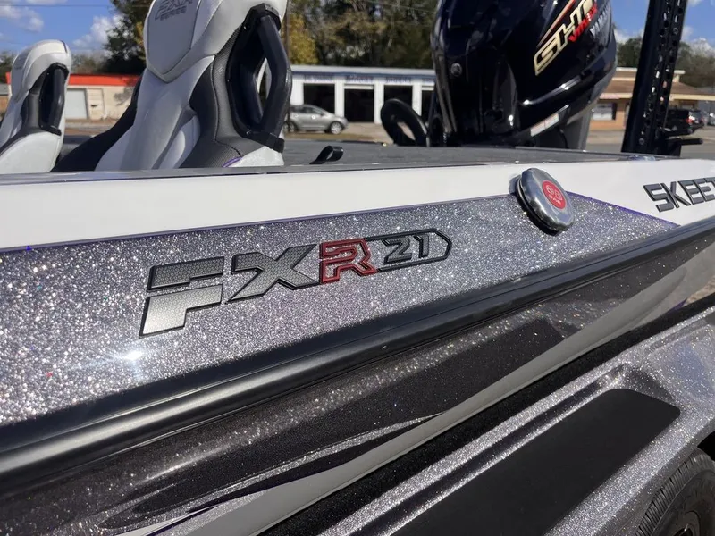 Slide: The Image of Skeeter FXR21 FLEX 2026 - 22