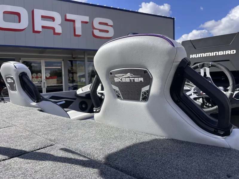 Slide: The Image of Skeeter FXR21 FLEX 2026 - 24