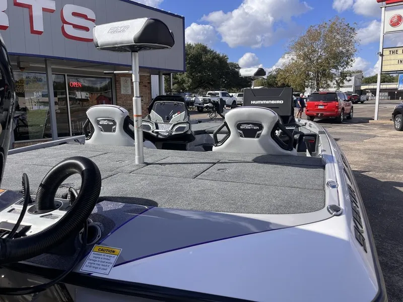 Slide: The Image of Skeeter FXR21 FLEX 2026 - 25