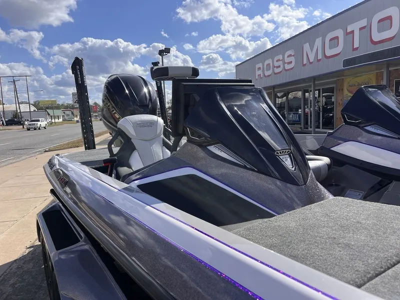 Slide: The Image of Skeeter FXR21 FLEX 2026 - 35