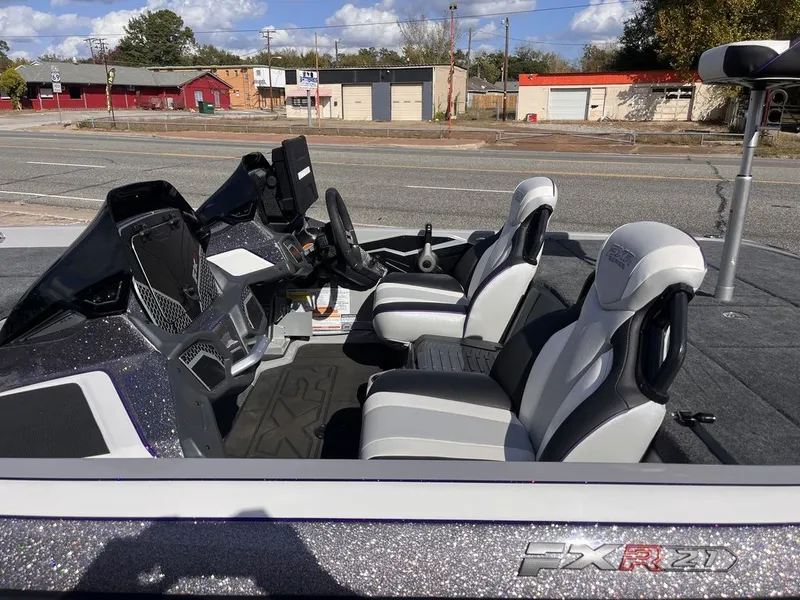 Slide: The Image of Skeeter FXR21 FLEX 2026 - 50