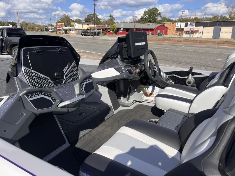 Slide: The Image of Skeeter FXR21 FLEX 2026 - 54