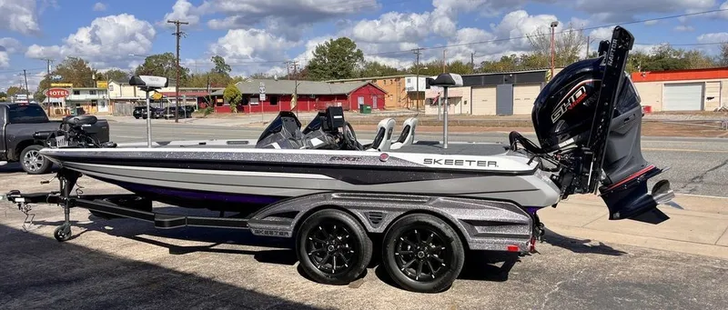 Slide: The Image of Skeeter FXR21 FLEX 2026 - 6