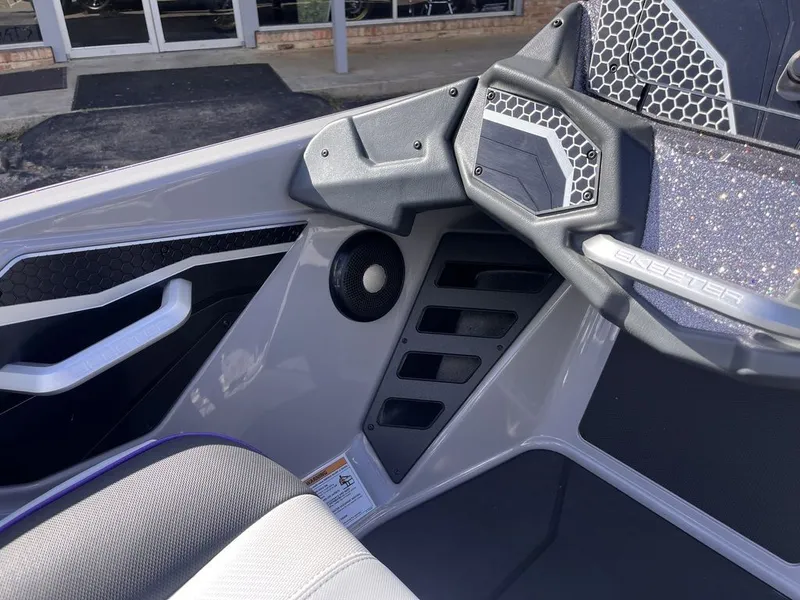 Slide: The Image of Skeeter FXR21 FLEX 2026 - 72