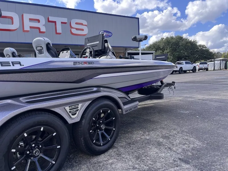 Slide: The Image of Skeeter FXR21 FLEX 2026 - 85