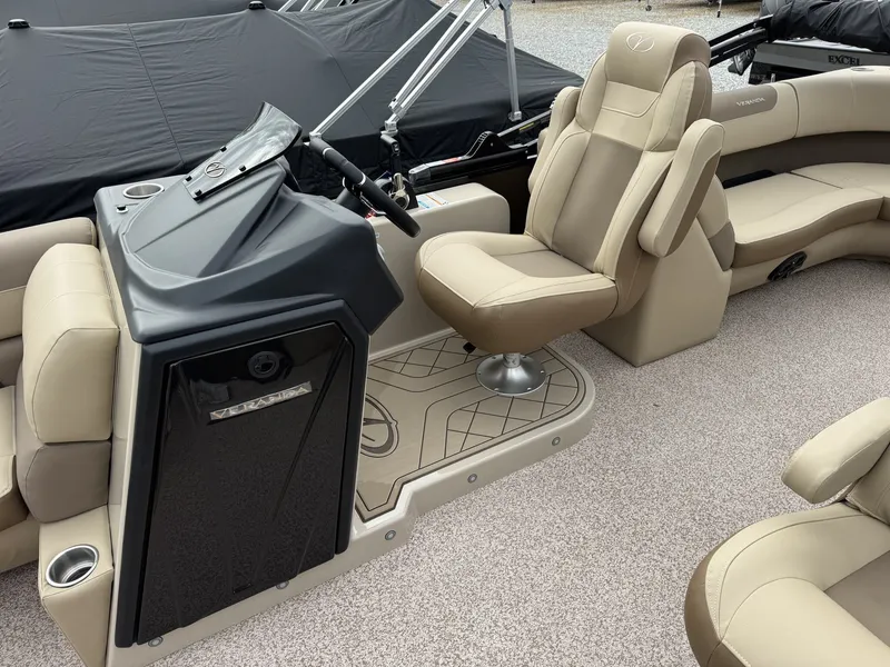 Slide: The Image of Veranda Relax Series 22RC WITH 200HP 2026 - 5